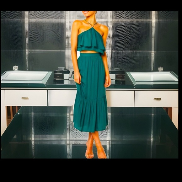 Vintage Style Skirt Set Green Frill Halter Neck Ruffle Design & Midi Maxi Skirt - Picture 2 of 16